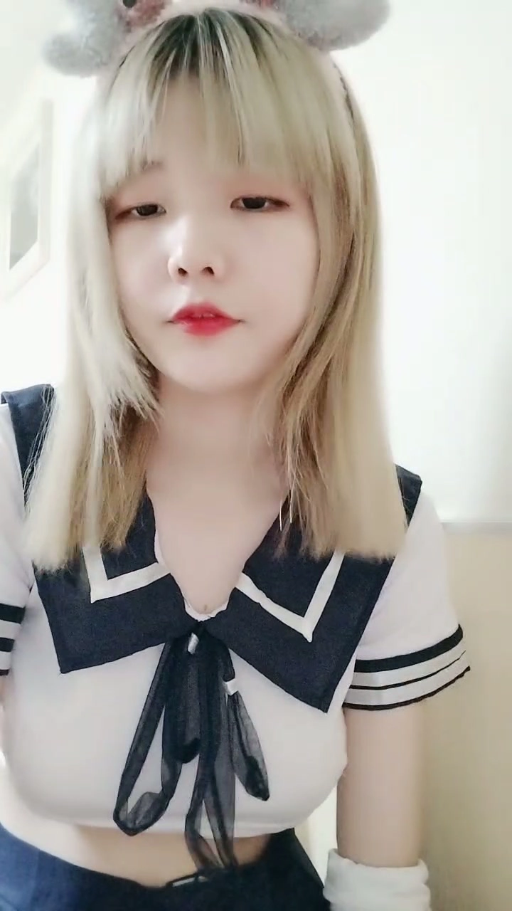 Play video: Chinese Amateur Solo — Schoolgirl Uniform Masturbation with Mimi