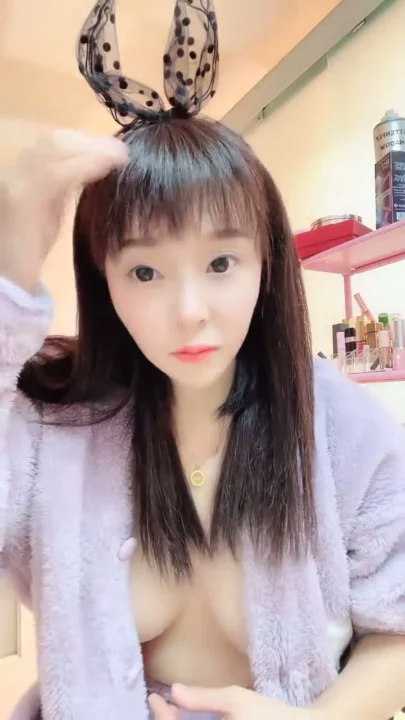 Screenshot 3 from Cewek Amatir China Main Solo — Cosplay Telinga Kelinci dan Lingerie Seksi