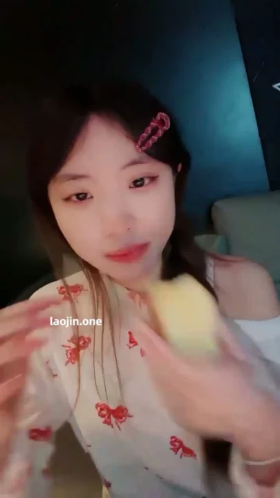Screenshot 13 from 中国业余自拍诱惑 — 穿着丝袜和使用跳蛋的 KTV 风情 [Laojin.One]