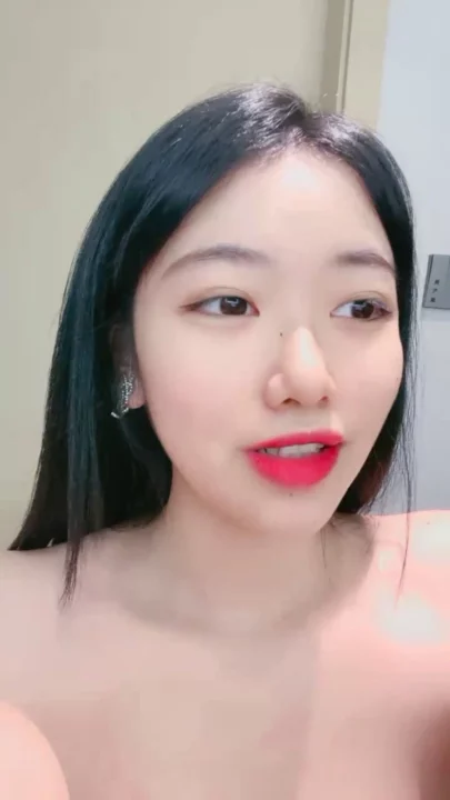 Screenshot 24 from Chinese Amateur Solo — Yuanyuan’s Nude Posing and Tease in Stockings