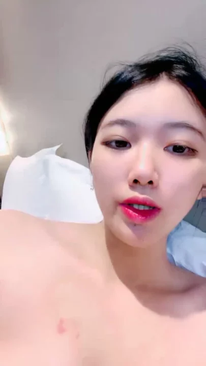 Screenshot 26 from Chinese Amateur Solo — Yuanyuan’s Nude Posing and Tease in Stockings