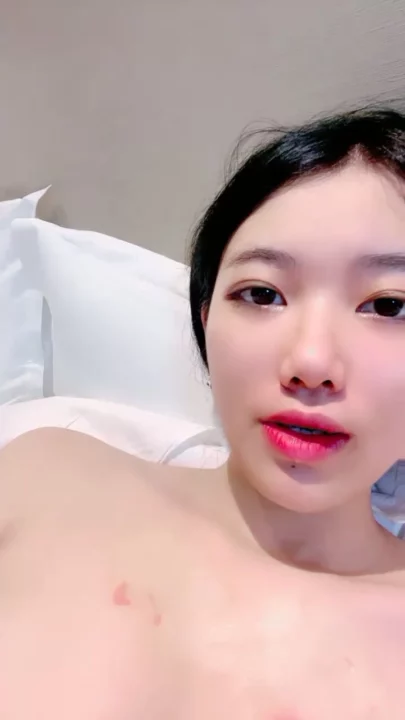 Screenshot 27 from Chinese Amateur Solo — Yuanyuan’s Nude Posing and Tease in Stockings