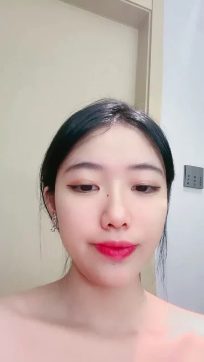 Screenshot 7 from Chinese Amateur Solo — Yuanyuan’s Nude Posing and Tease in Stockings