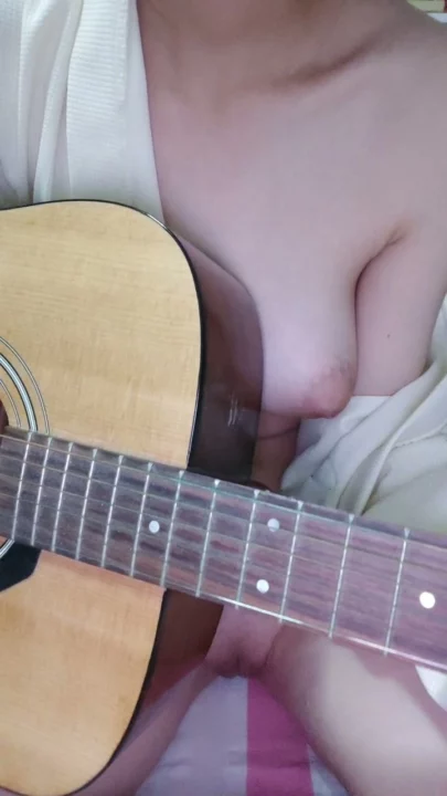 Screenshot 6 from Chinese Amateur Solo — Yumeng Strums Guitar While Masturbating [Uncensored]