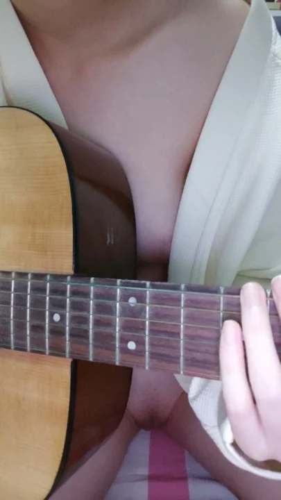 Screenshot 7 from Chinese Amateur Solo — Yumeng Strums Guitar While Masturbating [Uncensored]
