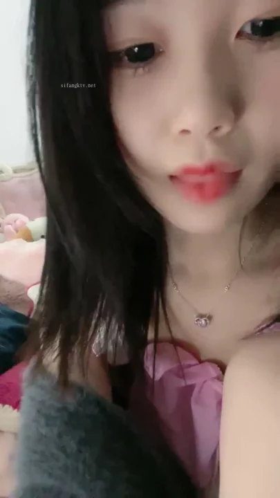 Screenshot 2 from Chinese Amateur Solo — Yuyu in Pink Lingerie and Fuzzy Cardigan