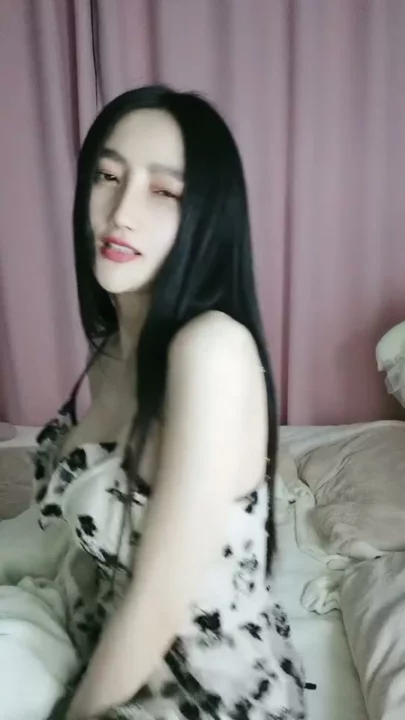 Screenshot 16 from Chinese Escort Amateur POV — Petite Beauty Strips Bare in Lingerie