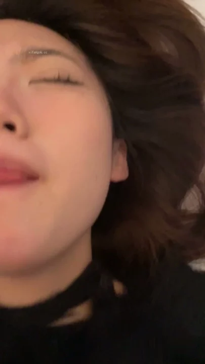 Screenshot 15 from Hotel de Acompanhantes Chinesas em POV — Xinxin goza na buceta raspada e chupa o pau