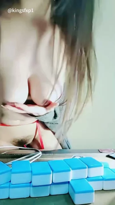 Screenshot 6 from Chinese Escort Livestream — Deepthroat Blowjob and Squirting with Dildo