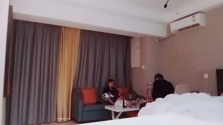 Screenshot 11 from Escort Cina POV — Memek Gede Livestream Ngentot di Hotel Bareng Dua Kontol