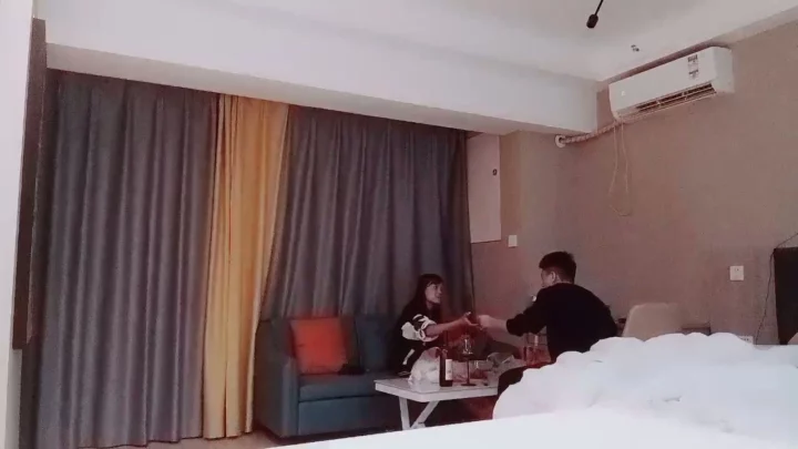 Screenshot 12 from Escort Cina POV — Memek Gede Livestream Ngentot di Hotel Bareng Dua Kontol