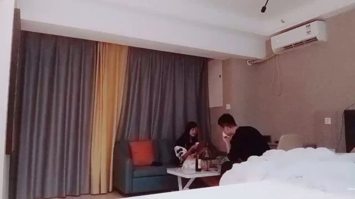 Screenshot 15 from Escort Cina POV — Memek Gede Livestream Ngentot di Hotel Bareng Dua Kontol