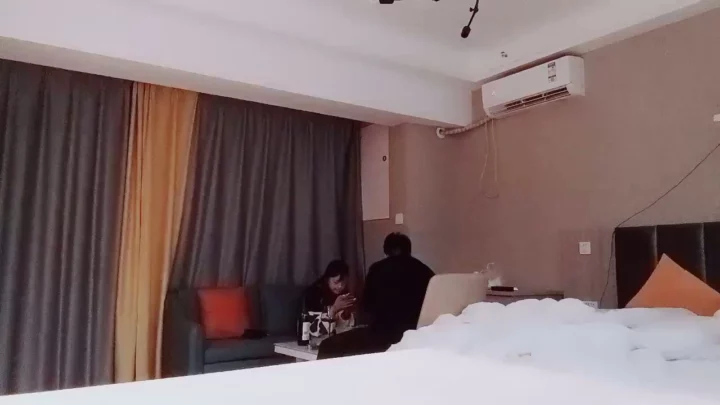 Screenshot 18 from Escort Cina POV — Memek Gede Livestream Ngentot di Hotel Bareng Dua Kontol