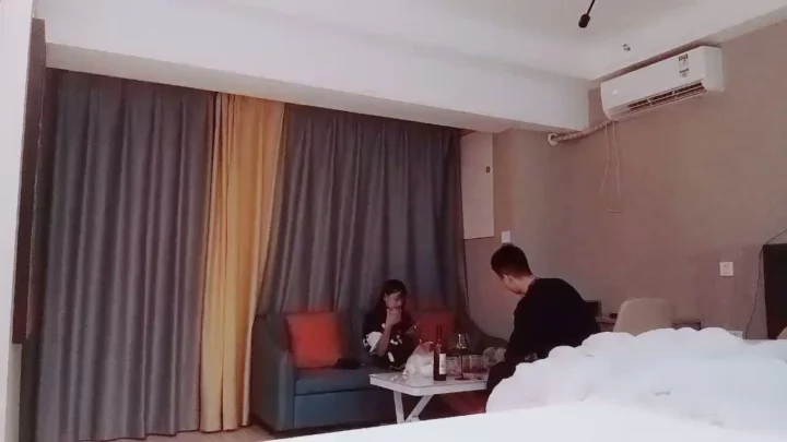Screenshot 9 from Escort Cina POV — Memek Gede Livestream Ngentot di Hotel Bareng Dua Kontol