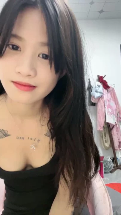 Screenshot 1 from Chinese Escort Solo Masturbation — Dildo Play and Face-Shown Orgasm
