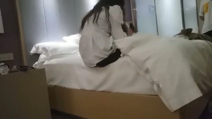 Screenshot 13 from Encontro Triplo com Garota de Programa em Hotel Chinês — GOZADA INTERNA em POV com Gostosa Madura de Seios Fartos