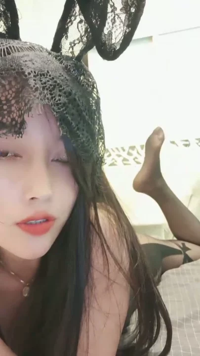 Screenshot 2 from Siarang Amatir Cina — Genit Pakai Lingerie Telinga Kelinci, Wajah Kelihatan