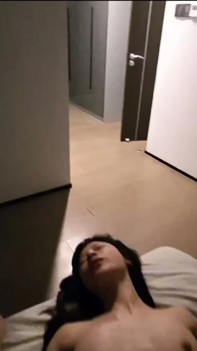 Screenshot 18 from Chinese Livestream Amateur Debut — Shanshan Sings in Black Halter Top