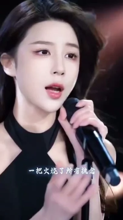 Screenshot 3 from Chinese Livestream Amateur Debut — Shanshan Sings in Black Halter Top