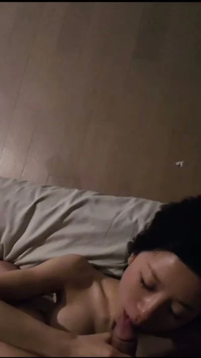 Screenshot 23 from Chinese Livestream Amateur Debut — Shanshan Sings in Black Halter Top