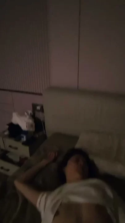 Screenshot 26 from Chinese Livestream Amateur Debut — Shanshan Sings in Black Halter Top