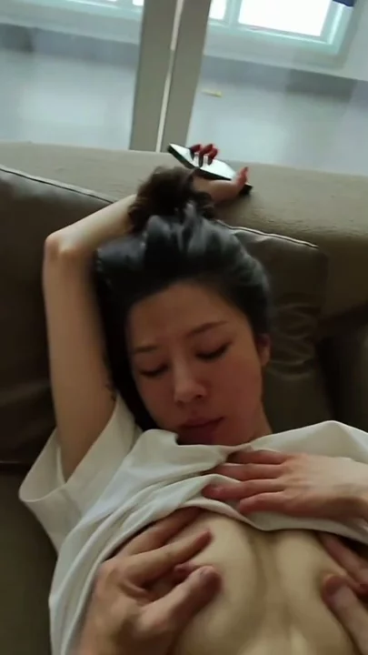 Screenshot 39 from Chinese Livestream Amateur Debut — Shanshan Sings in Black Halter Top