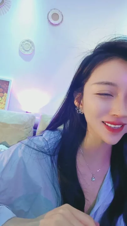 Screenshot 5 from Chinese Livestream Amateur Face-Shown Selfie — Petite Beauty in Sheer Shirt