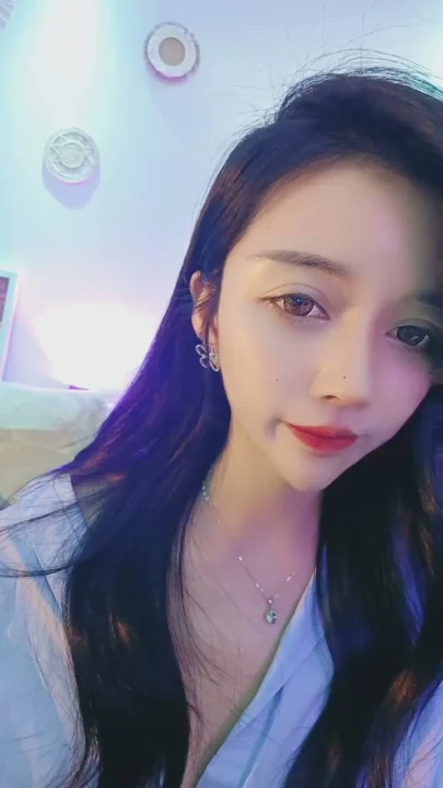 Screenshot 6 from Chinese Livestream Amateur Face-Shown Selfie — Petite Beauty in Sheer Shirt