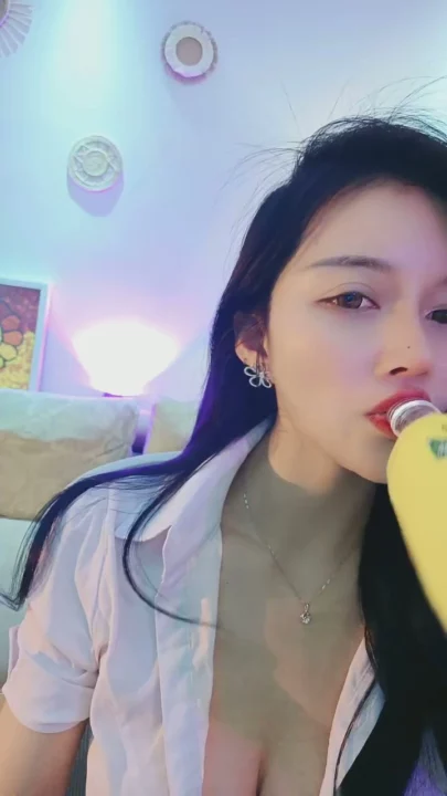 Screenshot 9 from Chinese Livestream Amateur Face-Shown Selfie — Petite Beauty in Sheer Shirt