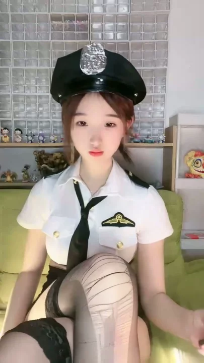 Screenshot 6 from Chinese Livestream Amateur — Petite Beauty in Police Uniform Teases on Cam