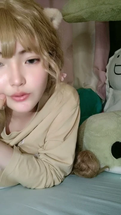 Screenshot 23 from Chinese Livestream Amateur Solo — Petite Beauty in Black Satin Pajamas