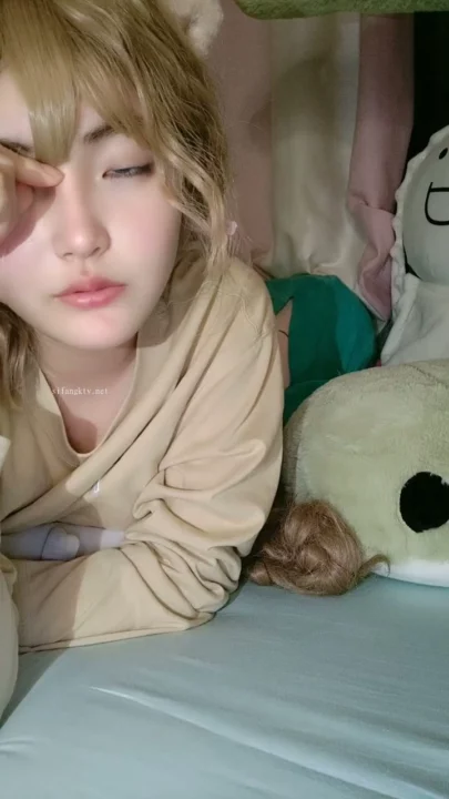Screenshot 24 from Chinese Livestream Amateur Solo — Petite Beauty in Black Satin Pajamas