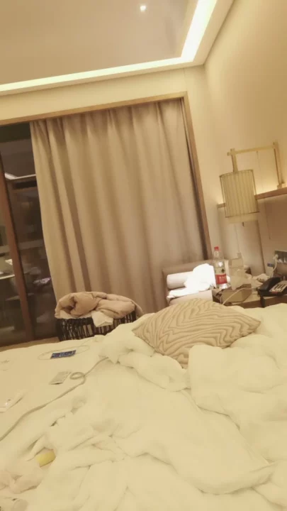 Screenshot 9 from Chinese Livestream Amateur Solo — Petite Beauty in Santa Lingerie with Dildo