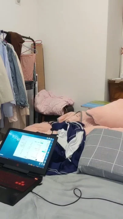 中国配信デビュー！小柄な美少女がディルドでオナニーするPOV のスクリーンショット 13