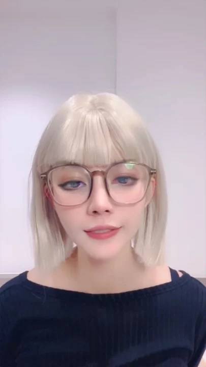 Screenshot 14 from Vazou o Stream ao Vivo da Chinesa — Gatinha Miúda de Óculos e Jaqueta