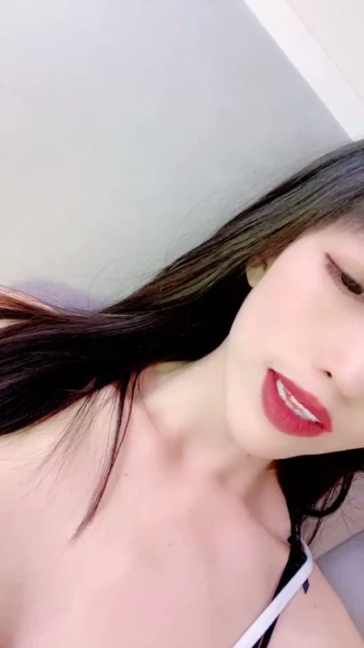 Screenshot 1 from Chinese Livestream Slut Fingers Wet Pussy on Cam
