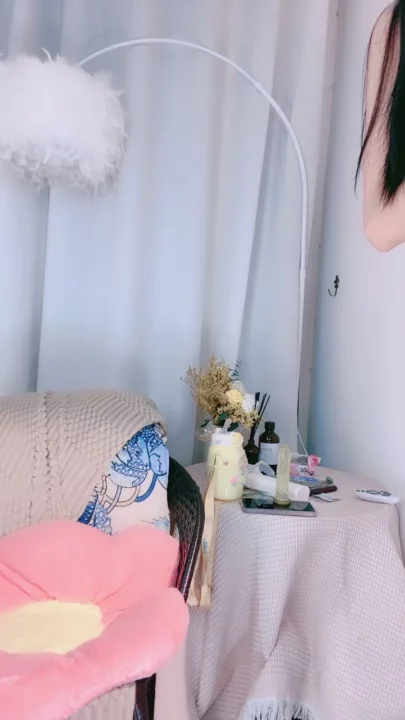 Screenshot 14 from Chinese Livestream Slut Fingers Wet Pussy on Cam — Leaked Footage with Toys
