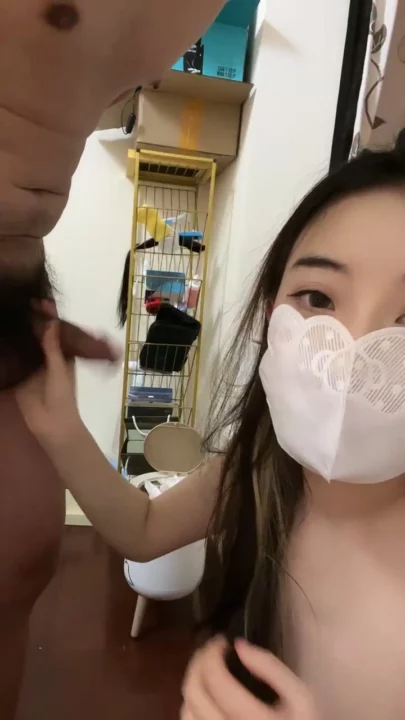 Screenshot 13 from 중국 라이브 방송 야녀 손가락으로 촉촉한 보지 만져 — 루루 얼굴 공개