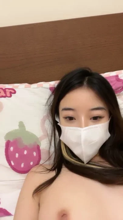 Screenshot 18 from 중국 라이브 방송 야녀 손가락으로 촉촉한 보지 만져 — 루루 얼굴 공개