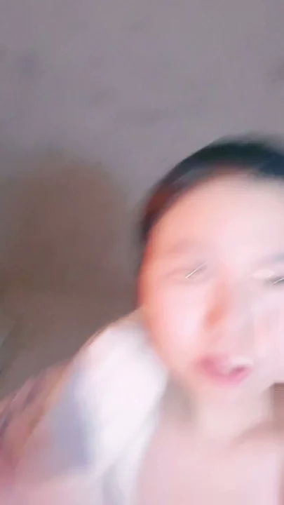 スクリーンショット 9 から Chinese Livestream Slut Fingers Wet Pussy on Cam — Nana’s Debut Leak