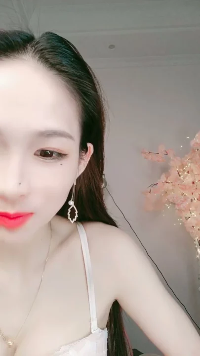 中国配信女子がカメ前でまんこを濡らす指オナニー のスクリーンショット 11