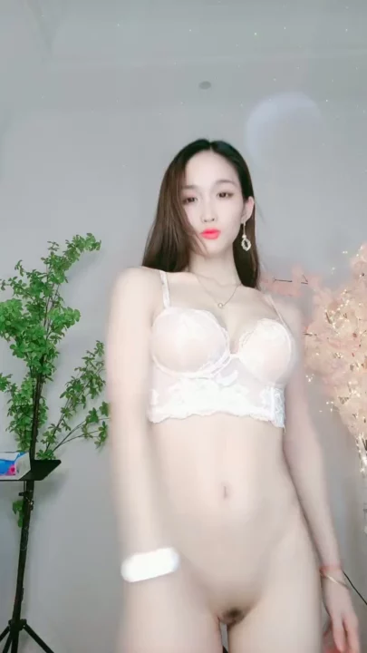 中国配信女子がカメ前でまんこを濡らす指オナニー のスクリーンショット 3