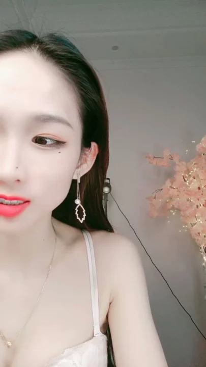 中国配信女子がカメ前でまんこを濡らす指オナニー のスクリーンショット 6