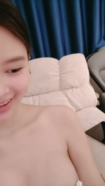 Screenshot 21 from Chinese Livestream Slut Fingers Wet Pussy on Cam