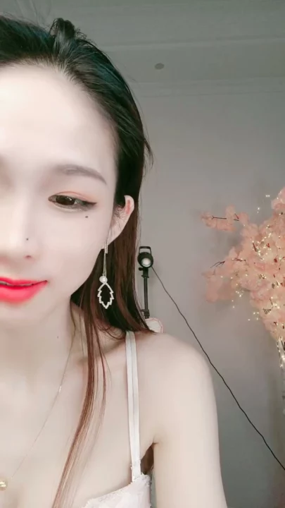 中国配信女子がカメ前でまんこを濡らす指オナニー のスクリーンショット 7