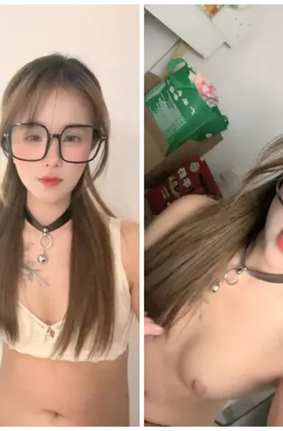 Screenshot 17 from Cô Gái Trung Quốc Livestream Dùng Tay Sờ Lồn Ướt Trên Cam