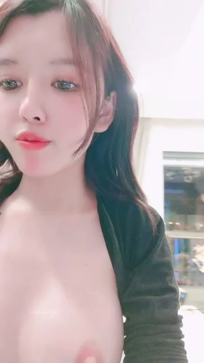 Screenshot 10 from Chinese Livestream Slut Fingers Wet Pussy on Cam — Shaved and Seductive