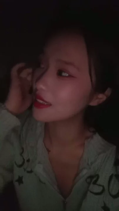Screenshot 4 from Cewek Nakal China Ngentot dan Telan Sperma di Pinggir Sungai — Wajah Terlihat, POV Amatir