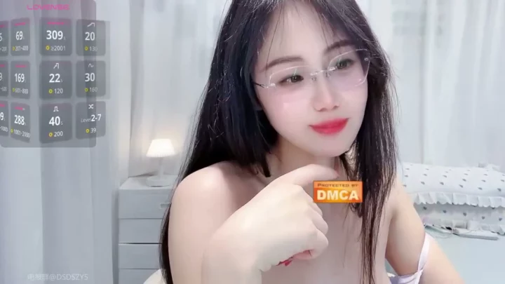 Screenshot 20 from Zorra china en directo se folla el coño con un dildo mientras lleva lencería
