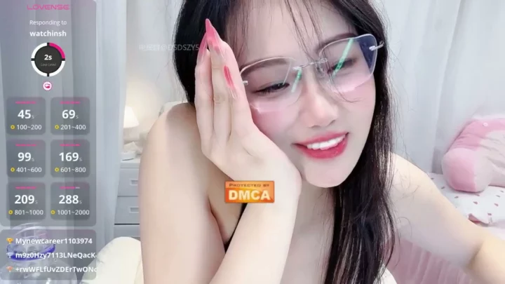 Screenshot 30 from Zorra china en directo se folla el coño con un dildo mientras lleva lencería